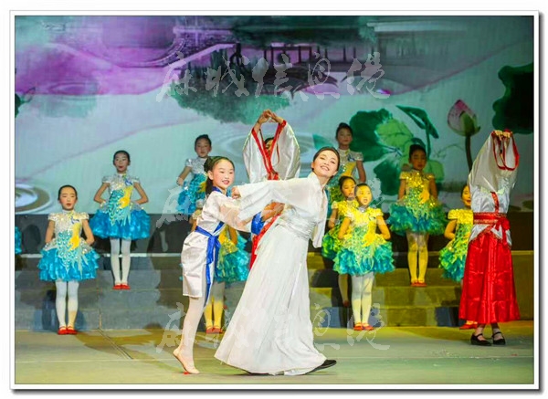 麻城市神光花园国际幼儿园2.jpg